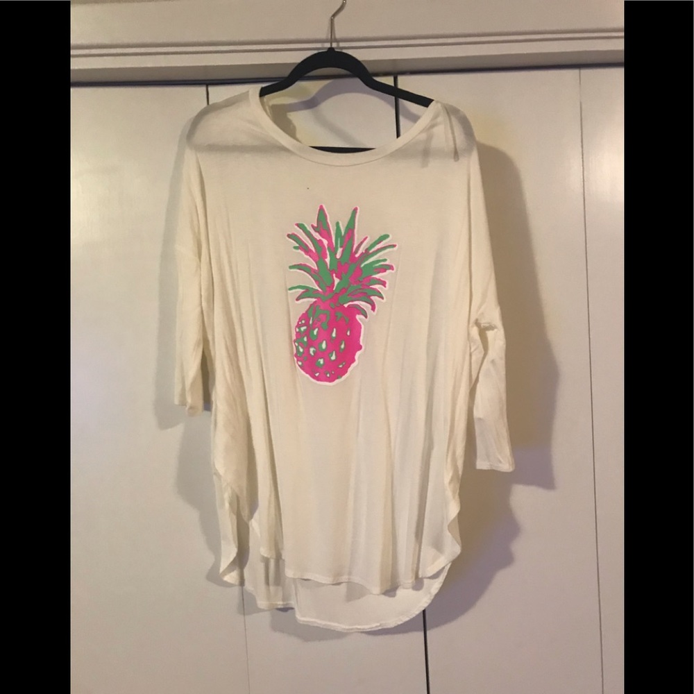 Off white 3/4 sleeve pineapple top